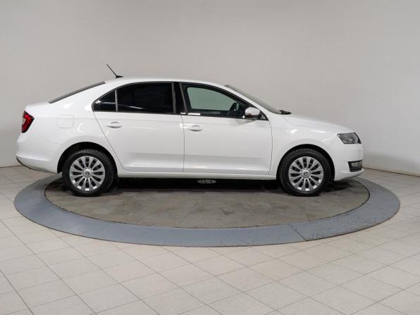 Skoda Rapid I Рестайлинг с пробегом 2019 года, цена 1 364 500 рублей, 90000 км, лифтбек, Автокод Объявления