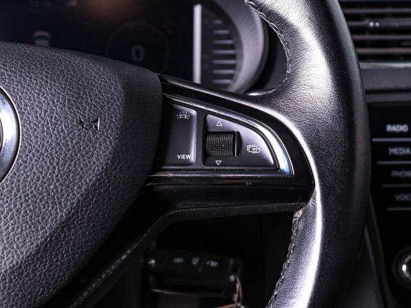 Skoda Octavia III (A7) Рестайлинг с пробегом 2019 года, цена 2 440 000 рублей, 70573 км, лифтбек, Автокод Объявления