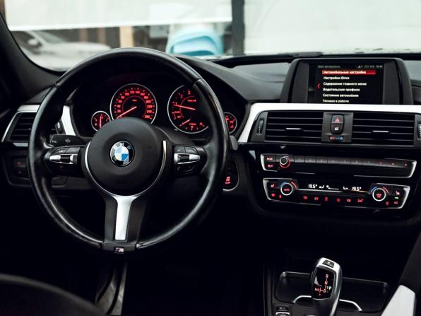 BMW 3 серии VI (F3x) Рестайлинг с пробегом 2018 года, цена 2 790 000 рублей, 103568 км, седан, Автокод Объявления