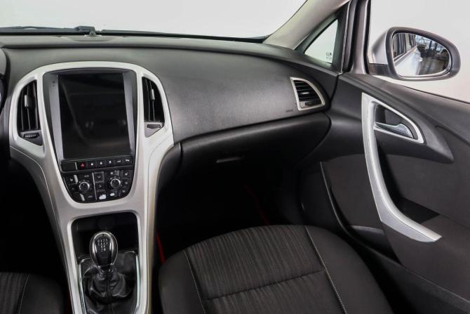 Opel Astra J с пробегом 2012 года, цена 579 000 рублей, 220000 км, хэтчбек, Автокод Объявления