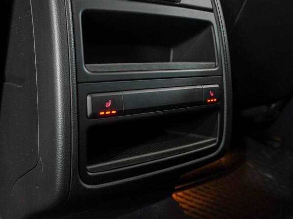 Volkswagen Touareg II с пробегом 2012 года, цена 1 799 000 рублей, 280330 км, внедорожник, Автокод Объявления
