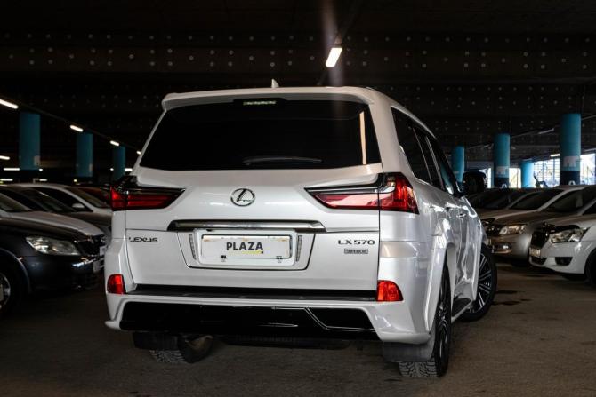 Lexus LX III Рестайлинг 2 с пробегом 2017 года, цена 8 755 000 рублей, 71248 км, внедорожник, Автокод Объявления
