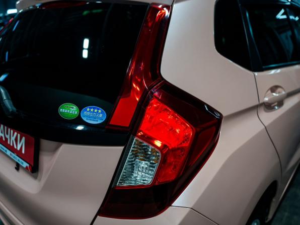 Honda Fit III с пробегом 2016 года, цена 1 090 000 рублей, 42700 км, хэтчбек, Автокод Объявления