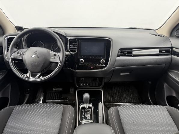 Mitsubishi Outlander III Рестайлинг 3 с пробегом 2021 года, цена 2 470 000 рублей, 49623 км, внедорожник, Автокод Объявления