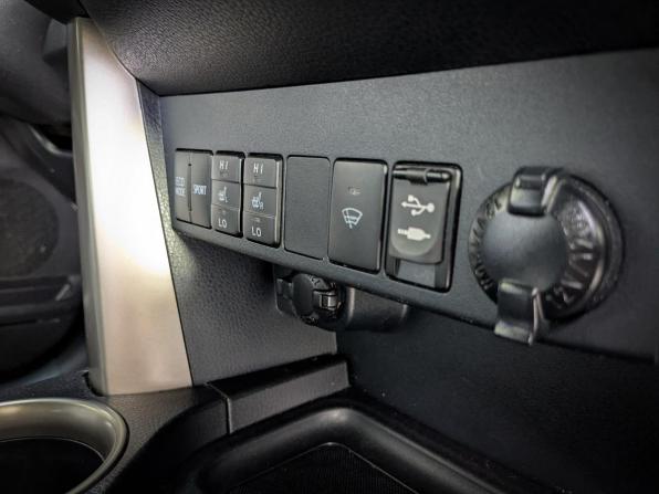 Toyota RAV4 IV (XA40) с пробегом 2015 года, цена 1 744 900 рублей, 155000 км, внедорожник, Автокод Объявления