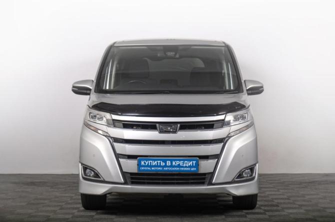 Toyota Noah III (R80) Рестайлинг с пробегом 2019 года, цена 2 349 000 рублей, 123000 км, минивэн, Автокод Объявления