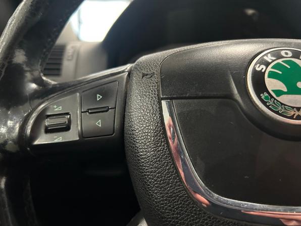 Skoda Octavia II (A5) Рестайлинг с пробегом 2010 года, цена 499 000 рублей, 308729 км, лифтбек, Автокод Объявления