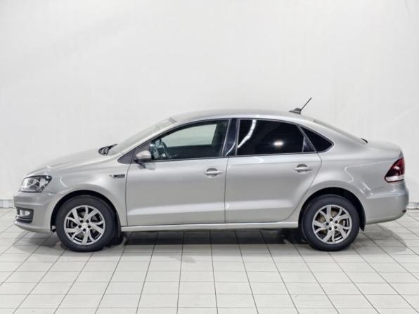 Volkswagen Polo V Рестайлинг с пробегом 2018 года, цена 1 015 000 рублей, 95219 км, седан, Автокод Объявления