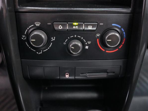 Peugeot 207 I Рестайлинг с пробегом 2010 года, цена 395 000 рублей, 169800 км, хэтчбек, Автокод Объявления