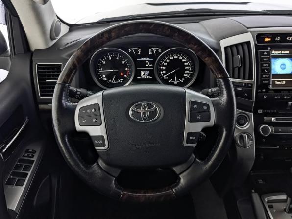 Toyota Land Cruiser 200 Series Рестайлинг 1 с пробегом 2013 года, цена 4 000 000 рублей, 239075 км, внедорожник, Автокод Объявления