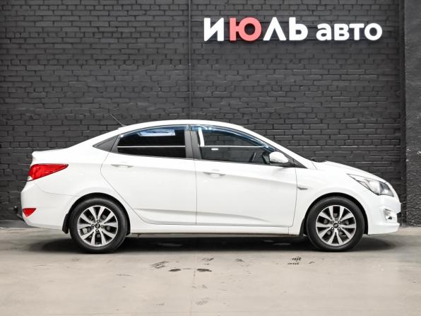 Hyundai Solaris I Рестайлинг с пробегом 2015 года, цена 1 000 000 рублей, 191370 км, седан, Автокод Объявления