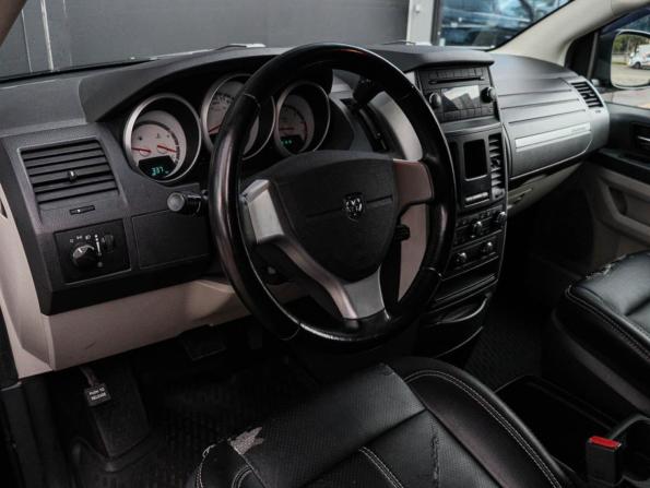 Dodge Caravan V с пробегом 2009 года, цена 1 110 000 рублей, 251157 км, минивэн, Автокод Объявления