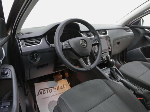 Skoda Octavia III (A7) Рестайлинг с пробегом 2019 года, цена 1 239 000 рублей, 75000 км, лифтбек, Автокод Объявления