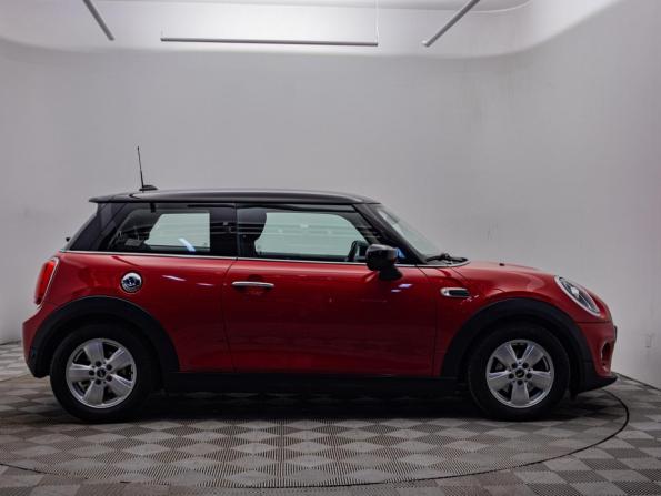 Mini Hatch III (F55/F56) Рестайлинг с пробегом 2020 года, цена 1 879 000 рублей, 91364 км, хэтчбек, Автокод Объявления