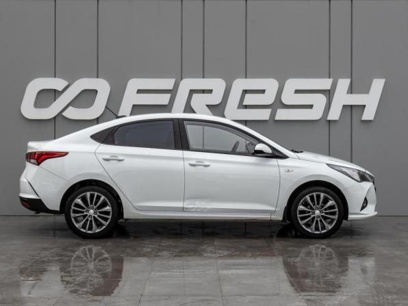Hyundai Solaris II с пробегом 2020 года, цена 1 190 000 рублей, 70123 км, седан, Автокод Объявления