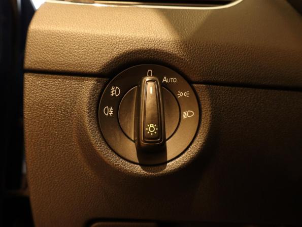 Skoda Octavia III (A7) Рестайлинг с пробегом 2018 года, цена 1 631 000 рублей, 138170 км, лифтбек, Автокод Объявления