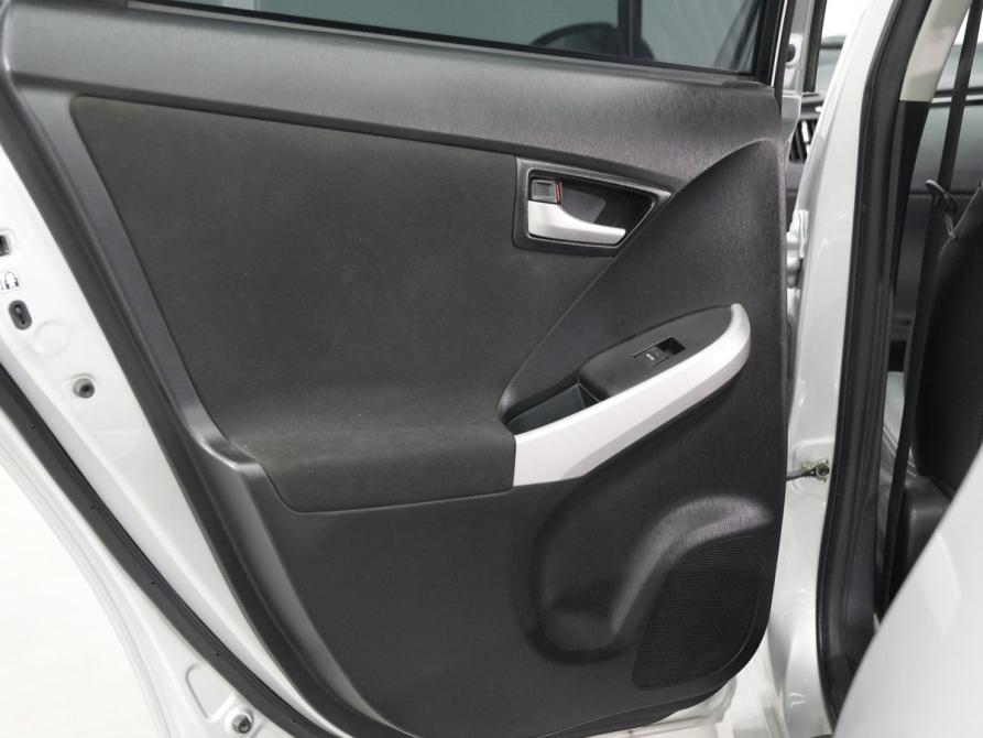 Toyota Prius III Рестайлинг (XW30) Новосибирск  - изображение 8
