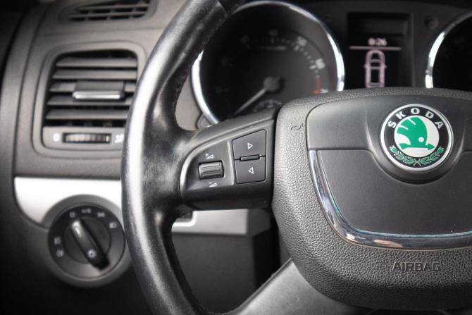 Skoda Yeti I с пробегом 2013 года, цена 699 000 рублей, 191123 км, внедорожник, Автокод Объявления