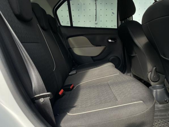 Renault Logan II с пробегом 2018 года, цена 950 000 рублей, 145389 км, седан, Автокод Объявления