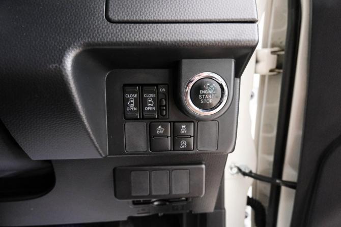 Toyota Roomy I с пробегом 2017 года, цена 1 039 000 рублей, 142000 км, микровэн, Автокод Объявления
