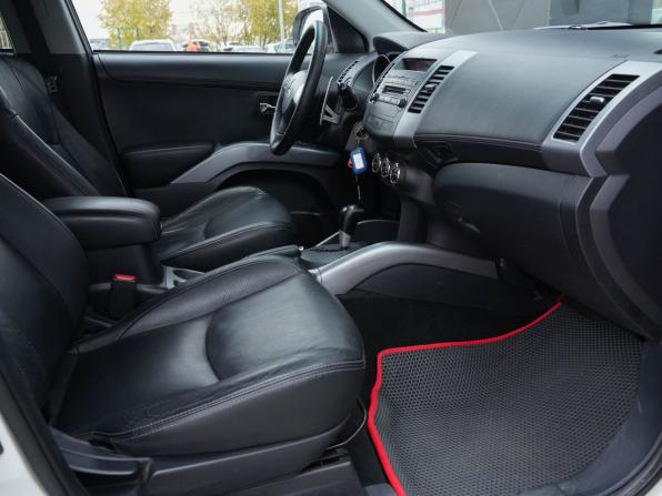 Mitsubishi Outlander II Рестайлинг с пробегом 2012 года, цена 1 170 000 рублей, 231513 км, внедорожник, Автокод Объявления