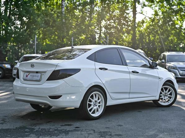 Hyundai Solaris I с пробегом 2013 года, цена 735 000 рублей, 122713 км, седан, Автокод Объявления