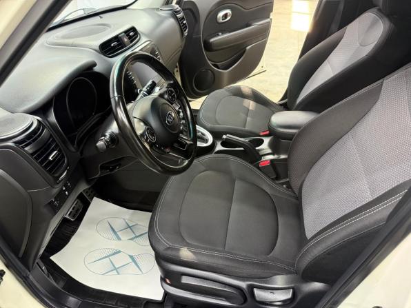 Kia Soul II Рестайлинг с пробегом 2017 года, цена 1 650 000 рублей, 58550 км, хэтчбек, Автокод Объявления