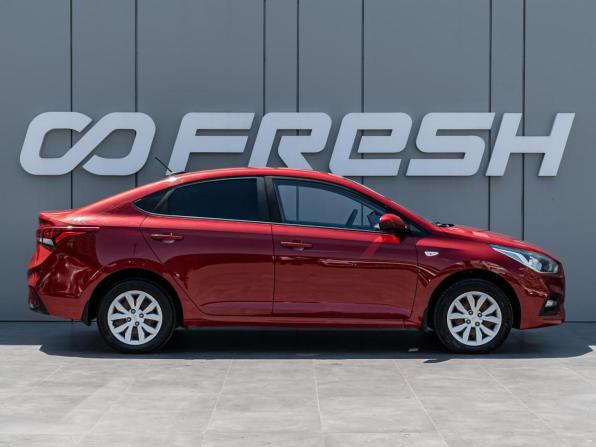 Hyundai Solaris II с пробегом 2018 года, цена 1 260 000 рублей, 85402 км, седан, Автокод Объявления