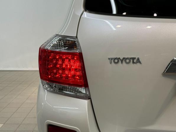 Toyota Highlander II (XU40) Рестайлинг с пробегом 2010 года, цена 2 250 000 рублей, 211876 км, внедорожник, Автокод Объявления