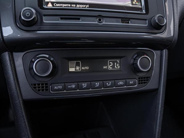Volkswagen Polo V Рестайлинг с пробегом 2019 года, цена 1 450 000 рублей, 129039 км, седан, Автокод Объявления