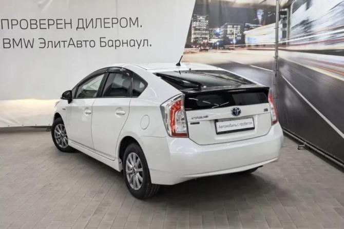 Toyota Prius III Рестайлинг (XW30) с пробегом 2015 года, цена 1 290 000 рублей, 137025 км, лифтбек, Автокод Объявления