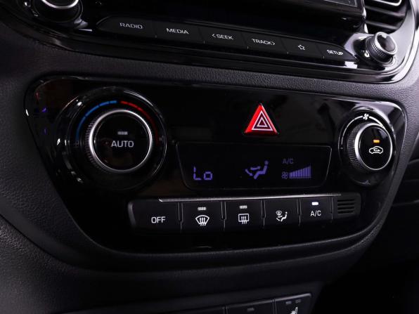 Hyundai Solaris II Рестайлинг с пробегом 2022 года, цена 1 850 000 рублей, 68752 км, седан, Автокод Объявления