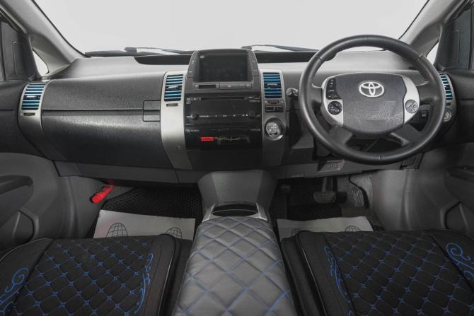 Toyota Prius II Рестайлинг (XW20) с пробегом 2010 года, цена 649 000 рублей, 175000 км, хэтчбек, Автокод Объявления