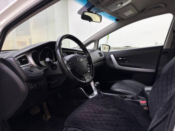 Kia Ceed II Рестайлинг с пробегом 2017 года, цена 1 365 000 рублей, 168767 км, универсал, Автокод Объявления
