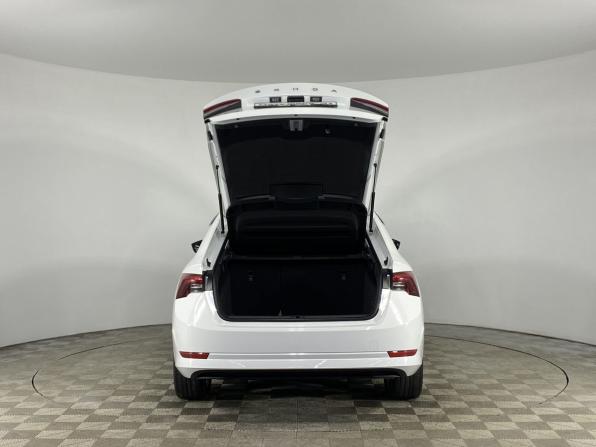 Skoda Octavia IV (A8) с пробегом 2021 года, цена 2 210 000 рублей, 135962 км, лифтбек, Автокод Объявления