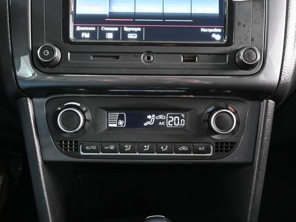 Volkswagen Polo V Рестайлинг с пробегом 2019 года, цена 1 249 000 рублей, 144513 км, седан, Автокод Объявления