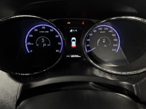 Hyundai ix35 I Рестайлинг с пробегом 2015 года, цена 1 415 200 рублей, 185908 км, внедорожник, Автокод Объявления