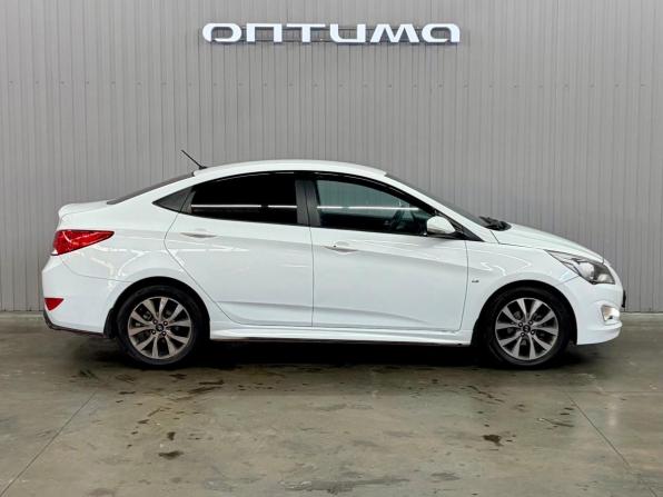 Hyundai Solaris I Рестайлинг с пробегом 2015 года, цена 1 037 000 рублей, 175477 км, седан, Автокод Объявления