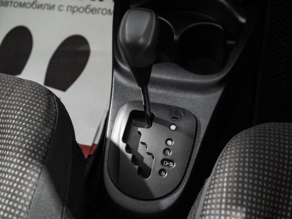 Toyota Vitz III (XP130) Рестайлинг 2 с пробегом 2017 года, цена 829 500 рублей, 142377 км, хэтчбек, Автокод Объявления