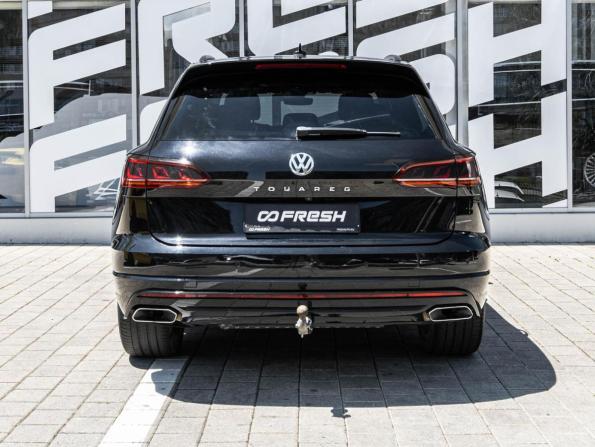 Volkswagen Touareg III с пробегом 2019 года, цена 4 165 000 рублей, 240329 км, внедорожник, Автокод Объявления