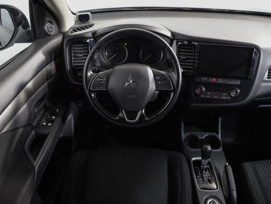 Mitsubishi Outlander III Рестайлинг 2 Санкт-Петербург  - изображение 12