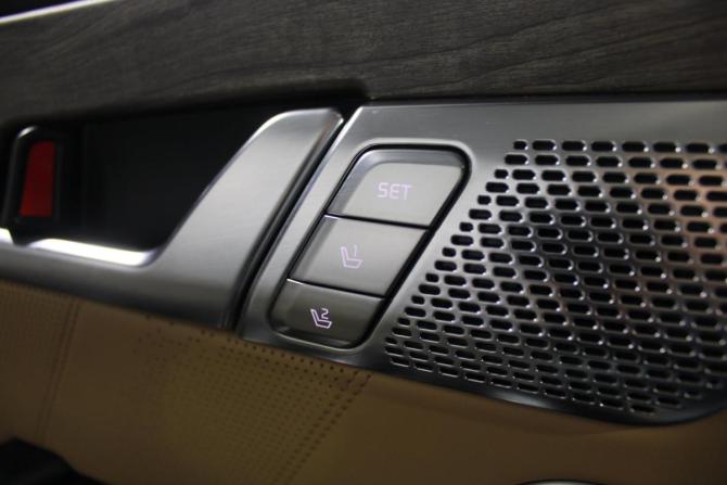 Kia Mohave I Рестайлинг 2 с пробегом 2019 года, цена 4 599 000 рублей, 82150 км, внедорожник, Автокод Объявления