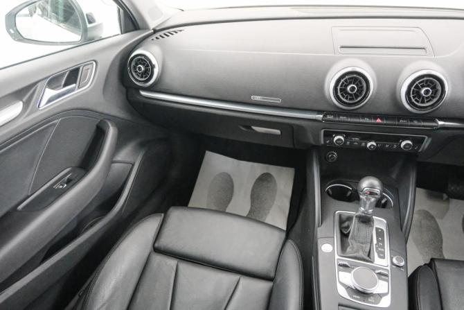 Audi A3 III (8V) Рестайлинг с пробегом 2019 года, цена 2 109 000 рублей, 37500 км, седан, Автокод Объявления