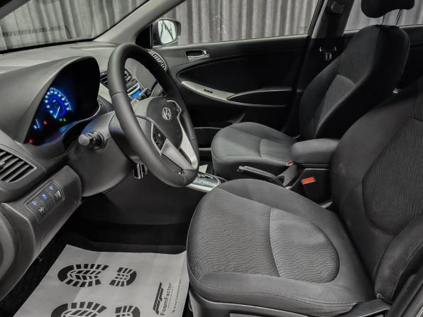 Hyundai Solaris I с пробегом 2013 года, цена 799 000 рублей, 195000 км, седан, Автокод Объявления