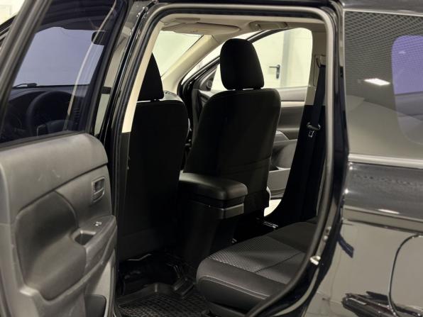 Mitsubishi Outlander III Рестайлинг 2 с пробегом 2018 года, цена 1 895 000 рублей, 180000 км, внедорожник, Автокод Объявления