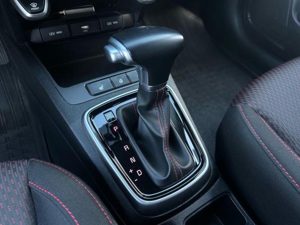 Kia Rio IV Рестайлинг с пробегом 2022 года, цена 1 745 000 рублей, 88665 км, хэтчбек, Автокод Объявления