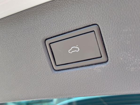 Volkswagen Tiguan II с пробегом 2019 года, цена 2 543 000 рублей, 87789 км, внедорожник, Автокод Объявления