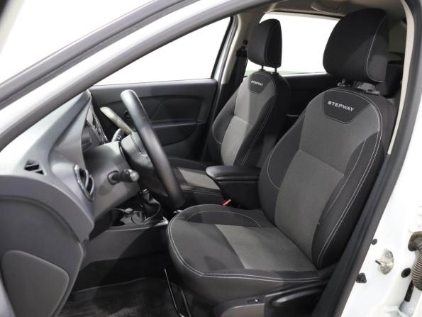 Renault Logan II Рестайлинг с пробегом 2022 года, цена 1 269 000 рублей, 96575 км, седан, Автокод Объявления