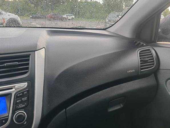 Hyundai Solaris I с пробегом 2012 года, цена 850 000 рублей, 79072 км, седан, Автокод Объявления