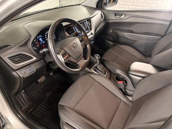 Hyundai Solaris II с пробегом 2017 года, цена 1 259 000 рублей, 79976 км, седан, Автокод Объявления